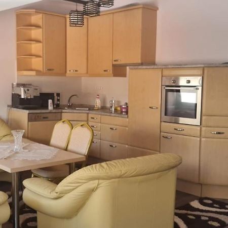 La Ovi Hotel Făgăraş Buitenkant foto