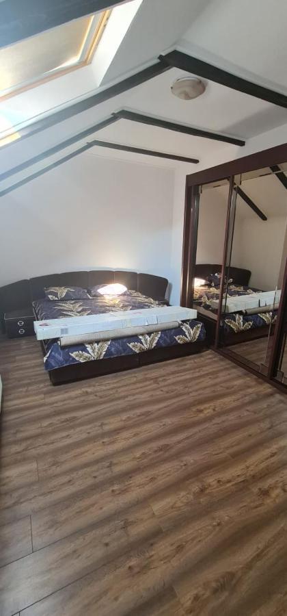 La Ovi Hotel Făgăraş Buitenkant foto