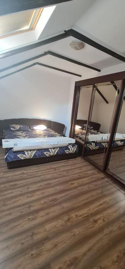 La Ovi Hotel Făgăraş Buitenkant foto